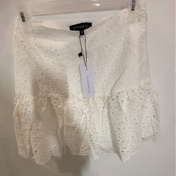 Mini white flower skirt - Picture 1 of 1
